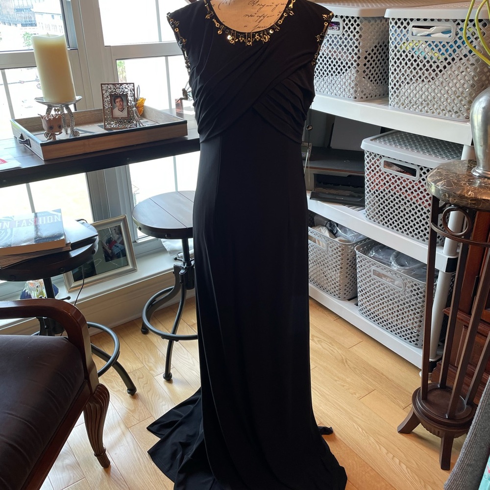 Brand new Adrianna Papell